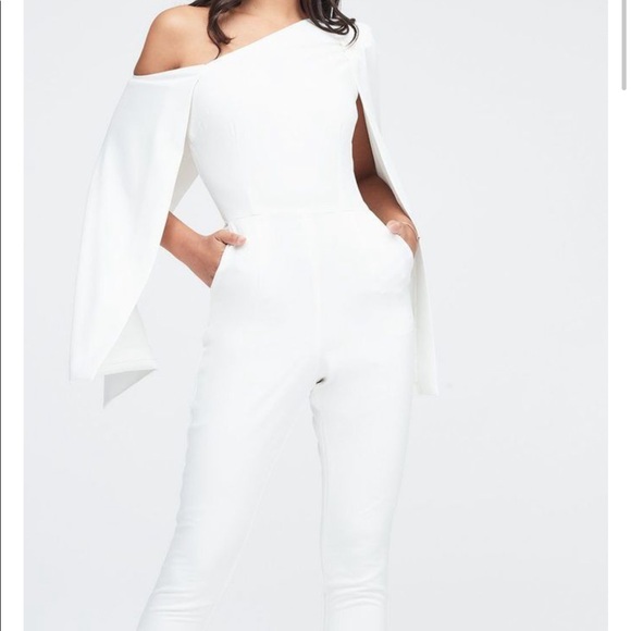 Lavish Alice one shoulder cape jumpsuit in white - Picture 4 of 7